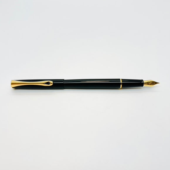 Diplomat Traveller Fountain Pen Black Lacquer Gold Trim