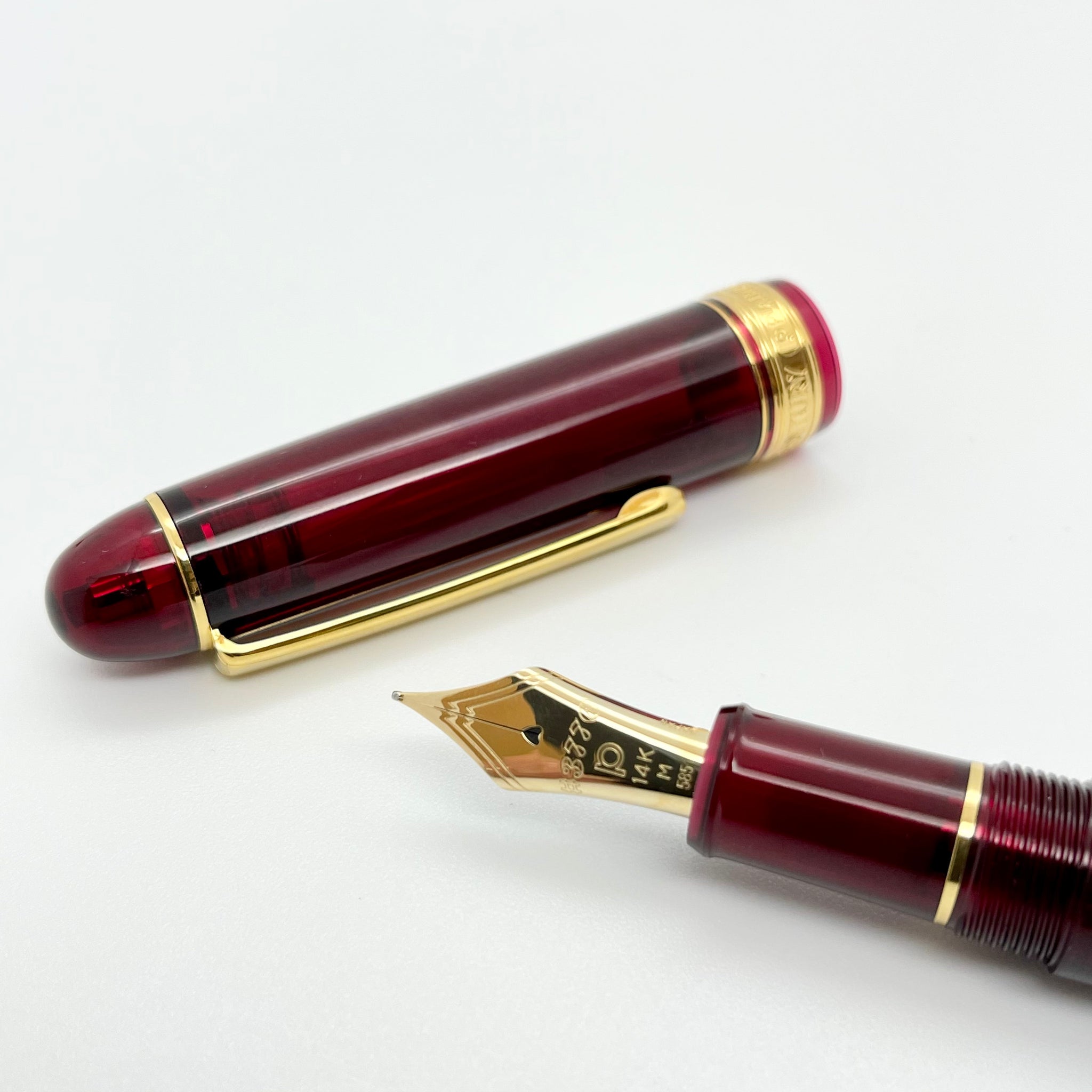 PLATINUM #3776 Century Füllfederhalter - Bourgogne Rot, Breite Feder 0,44-0,54mm, 14kt Gold, Mit Slip&Seal