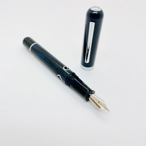 Nahvalur (Narwhal) Nautilus Fountain Pen Maylandia Blue