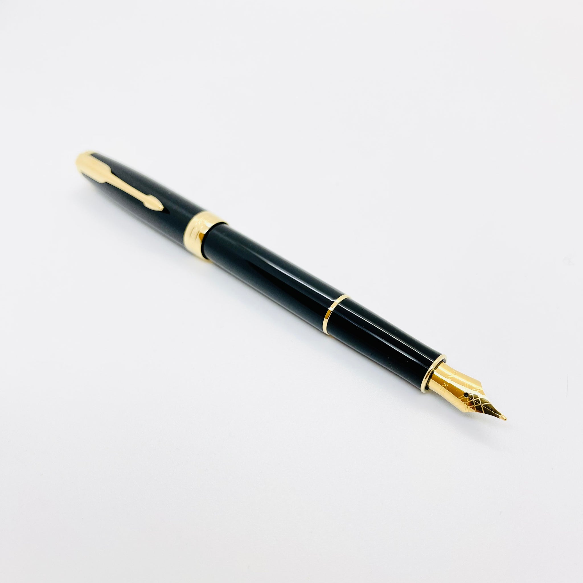 PARKER Sonnet Fountain Pen, Black Lacquer with Gold Trim, Medium 