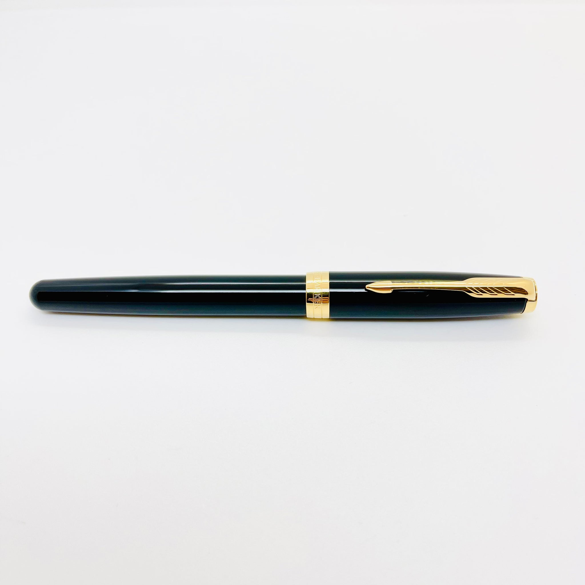 PARKER Sonnet Fountain Pen, Black Lacquer with Gold Trim, Medium 